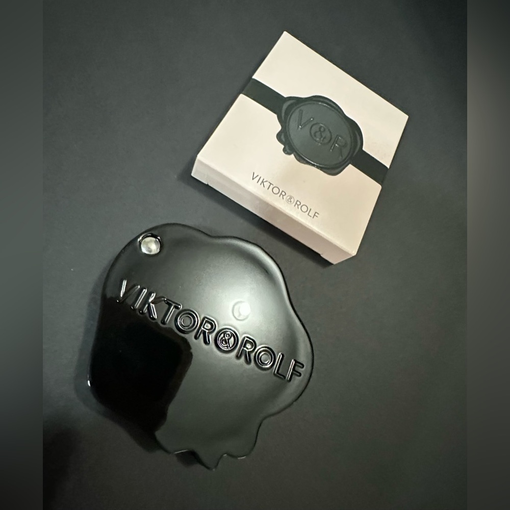 Viktor & Rolf Black Compact Mirror | Vanity / Purse Mirror | Box Included - Picture 5 of 6